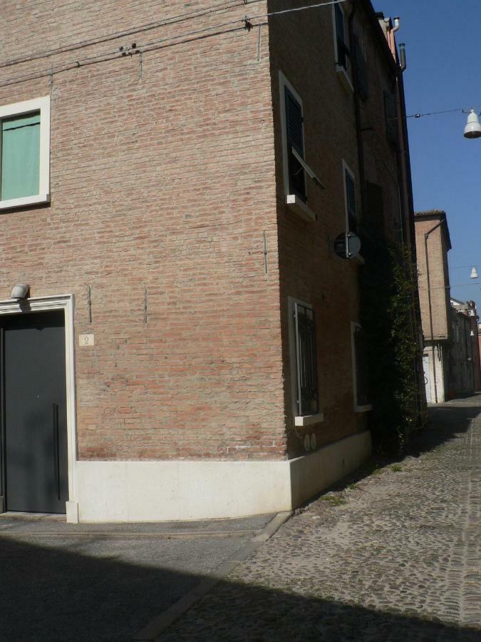 Апартаменты La Casa Sulla Vecchia Riva Феррара Экстерьер фото